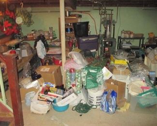 QVC & HSN SHOPPER ALL NEW ITEMS
GREAT FOR THE HOLIDAY SHOPPING
TONS OF CHRISTMAS HOLIDAY DECORATIONS

