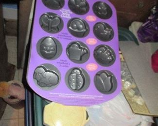 QVC & HSN SHOPPER ALL NEW ITEMS
GREAT FOR THE HOLIDAY SHOPPING
TONS OF CHRISTMAS HOLIDAY DECORATIONS
