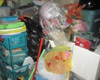 QVC & HSN SHOPPER ALL NEW ITEMS
GREAT FOR THE HOLIDAY SHOPPING
TONS OF CHRISTMAS HOLIDAY DECORATIONS
