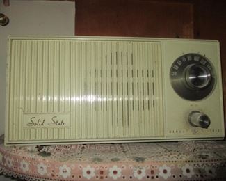 VINTAGE RADIOS 
