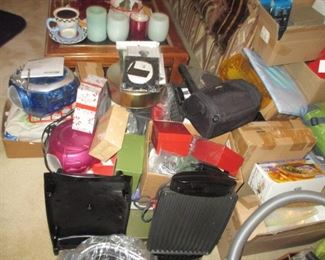 QVC & HSN SHOPPER ALL NEW ITEMS
GREAT FOR THE HOLIDAY SHOPPING
TONS OF CHRISTMAS HOLIDAY DECORATIONS

