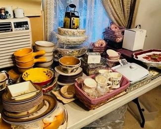 QVC & HSN SHOPPER ALL NEW ITEMS
GREAT FOR THE HOLIDAY SHOPPING
TONS OF CHRISTMAS HOLIDAY DECORATIONS