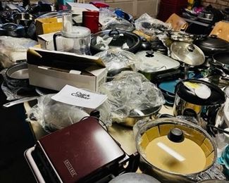 QVC & HSN SHOPPER ALL NEW ITEMS
GREAT FOR THE HOLIDAY SHOPPING
TONS OF CHRISTMAS HOLIDAY DECORATIONS