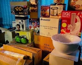 QVC & HSN SHOPPER ALL NEW ITEMS
GREAT FOR THE HOLIDAY SHOPPING
TONS OF CHRISTMAS HOLIDAY DECORATIONS