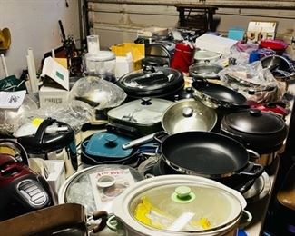 QVC & HSN SHOPPER ALL NEW ITEMS
GREAT FOR THE HOLIDAY SHOPPING
TONS OF CHRISTMAS HOLIDAY DECORATIONS