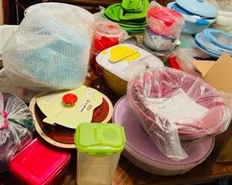 QVC & HSN SHOPPER ALL NEW ITEMS
GREAT FOR THE HOLIDAY SHOPPING
TONS OF CHRISTMAS HOLIDAY DECORATIONS