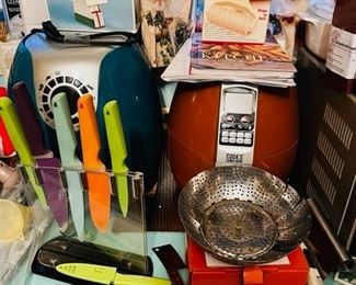 QVC & HSN SHOPPER ALL NEW ITEMS
GREAT FOR THE HOLIDAY SHOPPING
TONS OF CHRISTMAS HOLIDAY DECORATIONS