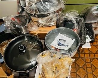 QVC & HSN SHOPPER ALL NEW ITEMS
GREAT FOR THE HOLIDAY SHOPPING
TONS OF CHRISTMAS HOLIDAY DECORATIONS