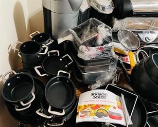 QVC & HSN SHOPPER ALL NEW ITEMS
GREAT FOR THE HOLIDAY SHOPPING
TONS OF CHRISTMAS HOLIDAY DECORATIONS