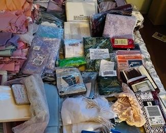 QVC & HSN SHOPPER ALL NEW ITEMS
GREAT FOR THE HOLIDAY SHOPPING
TONS OF CHRISTMAS HOLIDAY DECORATIONS