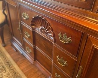 China cabinet detail