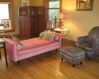 Stickley tri-fold screens (2), Kinzig table lamp, upholstered velvet daybed, upholstered chair and ottoman