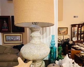 Capiz lamp
Sea shells