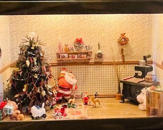 Vintage Christmas boxes
Made by Laguna Beach Artist
Mary De Franco