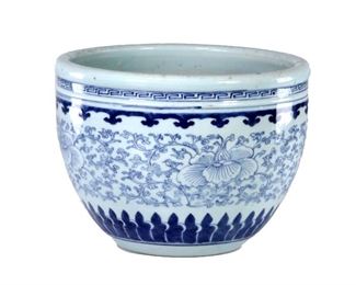 Chinese Qing Dynasty Porcelain Peony Pot