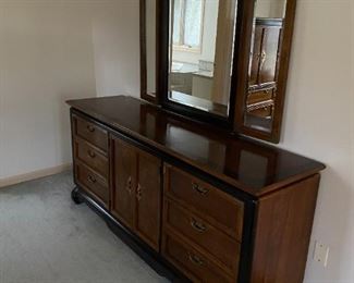 Dresser w/ mirror by Broyrhill