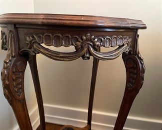 Antique Inlay Wood Round Accent Table BUY NOW https://www.estatesales.net/marketplace/items/611321