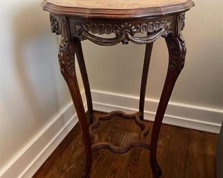 Antique Inlay Wood Round Accent Table BUY NOW https://www.estatesales.net/marketplace/items/611321