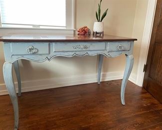 Restored Painted Henredon Vintage Desk BUY NOW https://www.estatesales.net/marketplace/items/611316