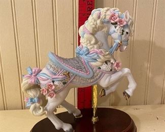 Vintage Lenox Horse Ceramic Statue BUY NOW https://www.estatesales.net/marketplace/items/612428