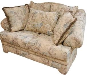 27.Floral Pattern Loveseat With Decorative Pillows