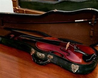 Vintage Marc Laberte violin and Correlli bow in good condition