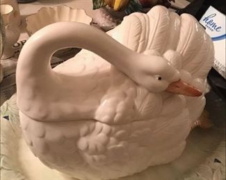 Fitz and Floyd Swan  Soup Tureen and Ladle