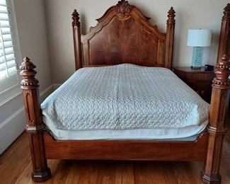 Gorgeous Burl Wood 4 Poster Henredon Platform Queen Size Bed