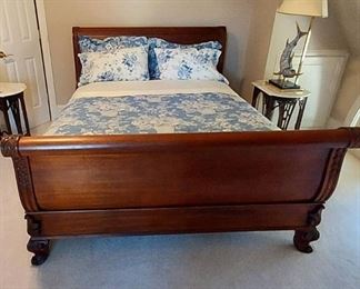 Gorgeous Ornate Queen Size Sleigh Bed Includes Bed Linens Mattress Box Springs