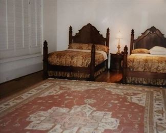 Stunning Hand Knotted Large 100 Percent Wool Area Rug