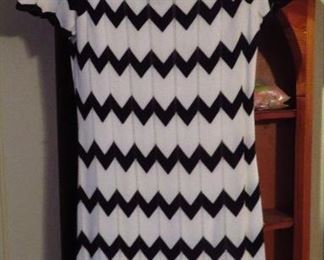 Nice selection of quality contemporary fashion - this a beautiful Trina Turk offering - great selection for the fashionable professional