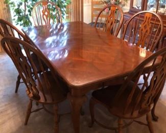 Oak Dining Table (drawers at both ends)  w/ 6 Chairs and two leaves