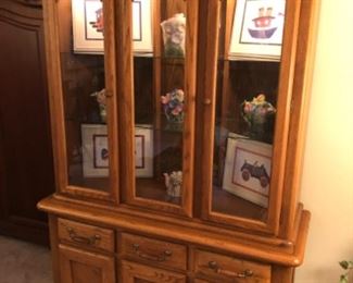 Lighted Oak China Cabinet/Hutch