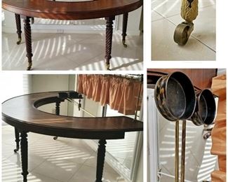 English Hunt Table (Circa 1810) 
George IV English Regency mahogany social table