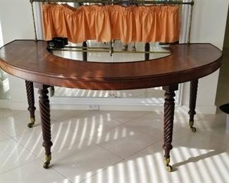 English Hunt Table (Circa 1810)
George IV English Regency mahogany social table