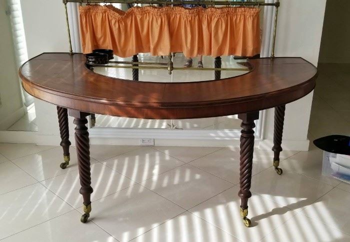 English Hunt Table (Circa 1810)
George IV English Regency mahogany social table