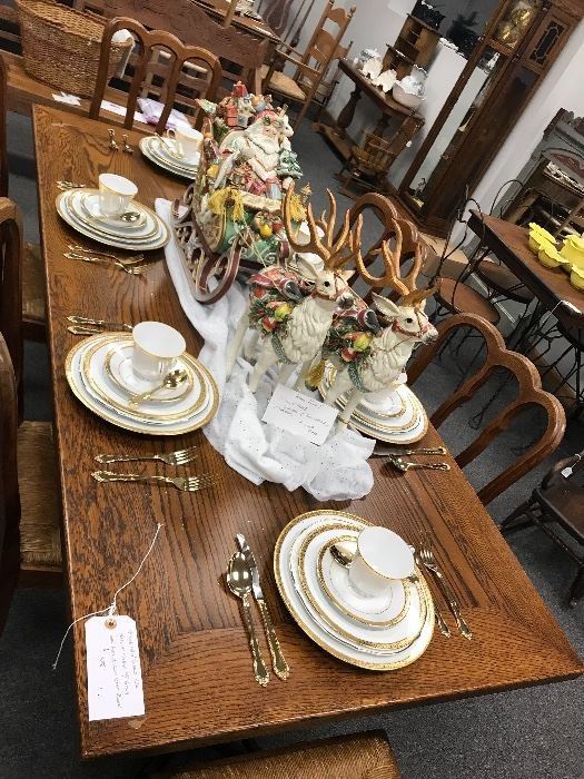 FITZ N FLOYD LARGE CENTER PIECE, SLEIGH IS A LARGE TUREEN, WITH LADLE WITH 2 REINDEERS, VINTAGE, BUT ONLY USED ONCE AND HAVE THE ORIGINAL BOXES. NORITAKE CHINA SET SET WITH RAISED GOLD RIMS, GOLD SILVERWARE SETS  LOOK BEAUTIFUL