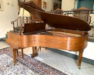 Baldwin baby grand piano, measures approx 77“ x 55