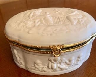 Limoges dresser box