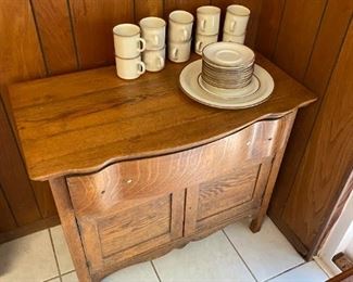 1900 wash stand, no pulls