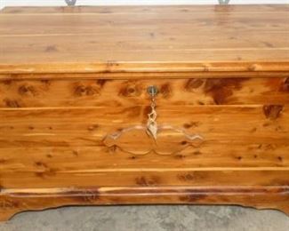 CEDAR BLANKET BOX