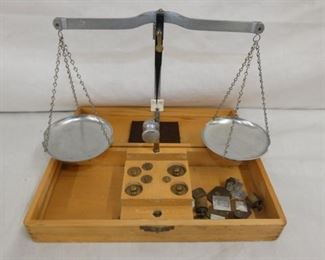 TRAVELING COUNTER SCALES