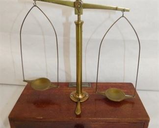 HENRY TROEMINER COUNTER SCALES MODEL 9