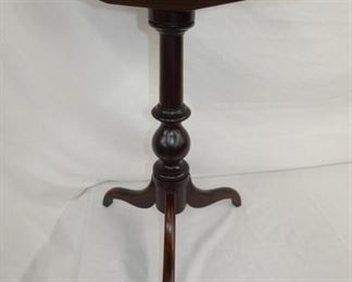 VIEW 3 WALNUT TILT TOP