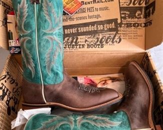 Justin boots new in box size 10 