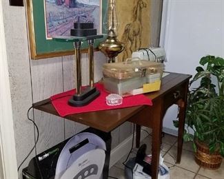 Sewing machine and robotic vacuum cleaner