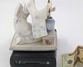 Asian Lladro figures