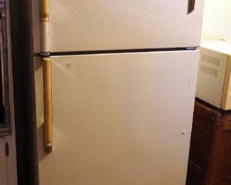 Maytag Refrigerator/Freezer, Model RTT1700EAM, 64.5" x 29" x 30', Plugged In And Powered On