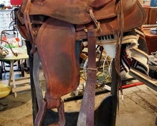 Vintage Simco Western Roping Saddle, 15" Seat, 7" Gullet