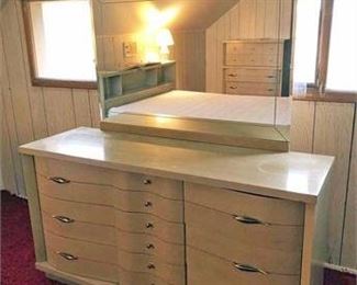 Midcentury Fashion Trend Mirrored Bedroom Dresser